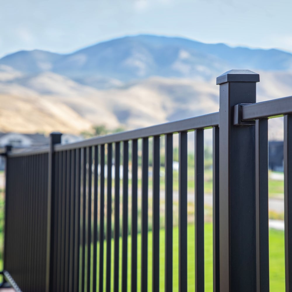 Barrette - 73056113 - Poteau universel 38 po - Classique Avec Supports Droits