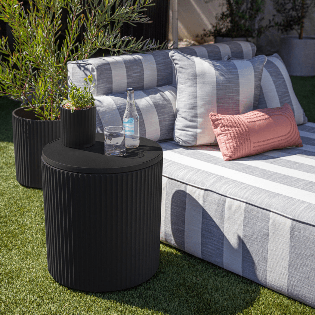 Veradek - Glaciere COOLER - table d'appoint demi chill - PurPatio.ca