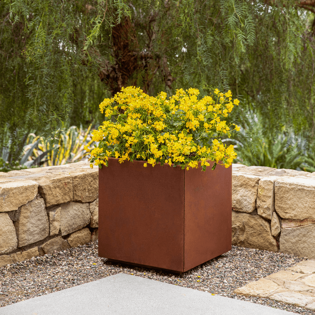 Veradek - Jardinière BLOCK - cube moyen - PurPatio.ca