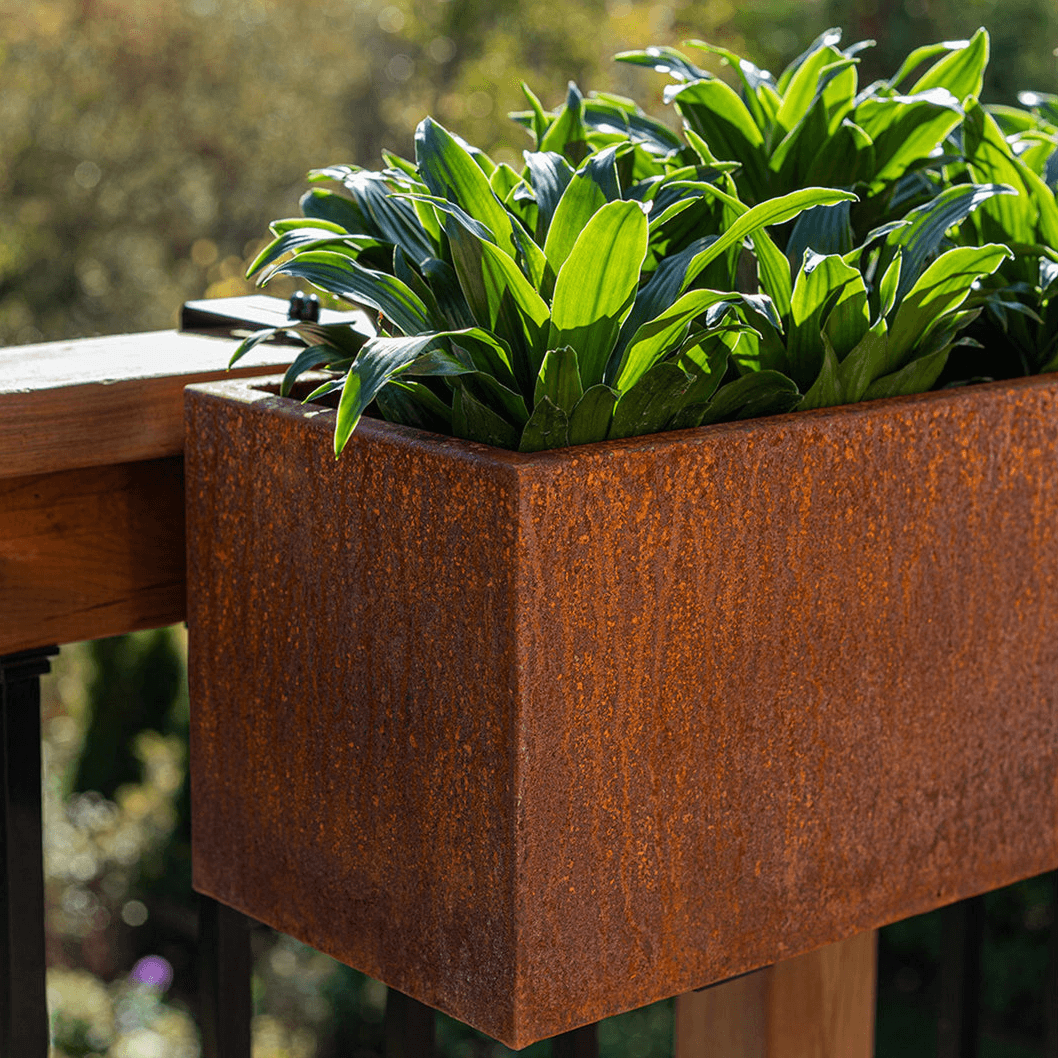 Veradek - Jardinière CORTEN - bac a plantes pour garde-corps avec supports - PurPatio.ca