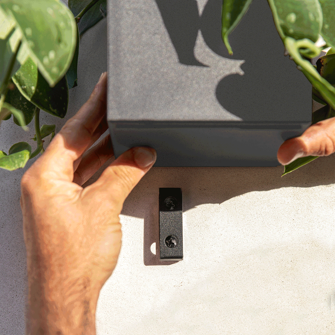 Veradek - Jardinière GEO - cube a suspendre avec supports - PurPatio.ca