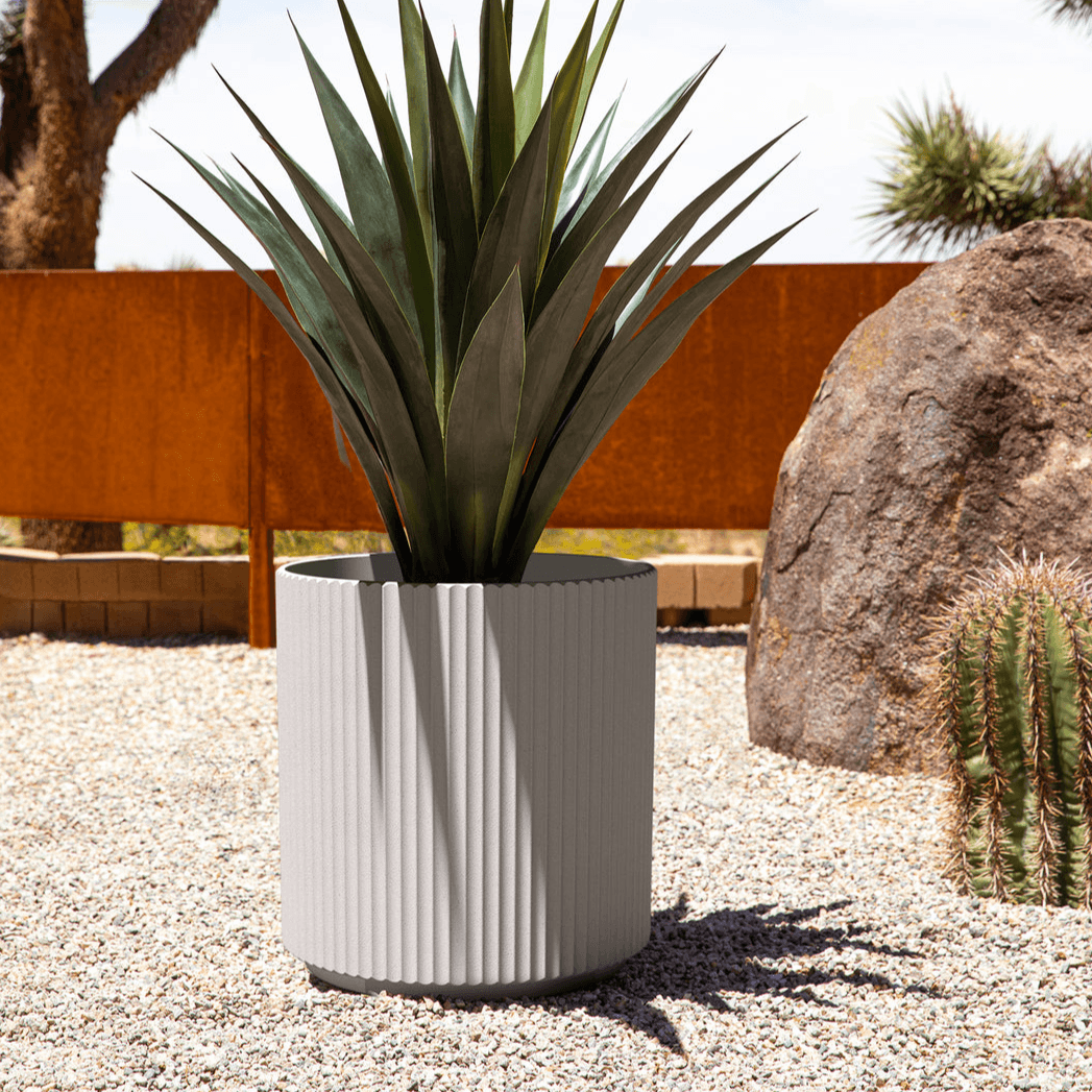 Veradek - Jardiniere MASON - demi sixteen - PurPatio.ca