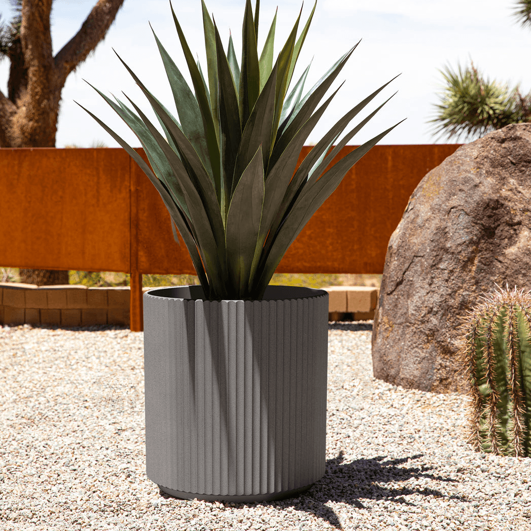 Veradek - Jardiniere MASON - demi sixteen - PurPatio.ca