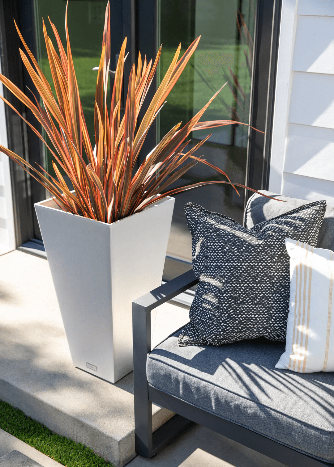 Veradek - Jardiniere PURE - midland avec etagere d'insertion - PurPatio.ca