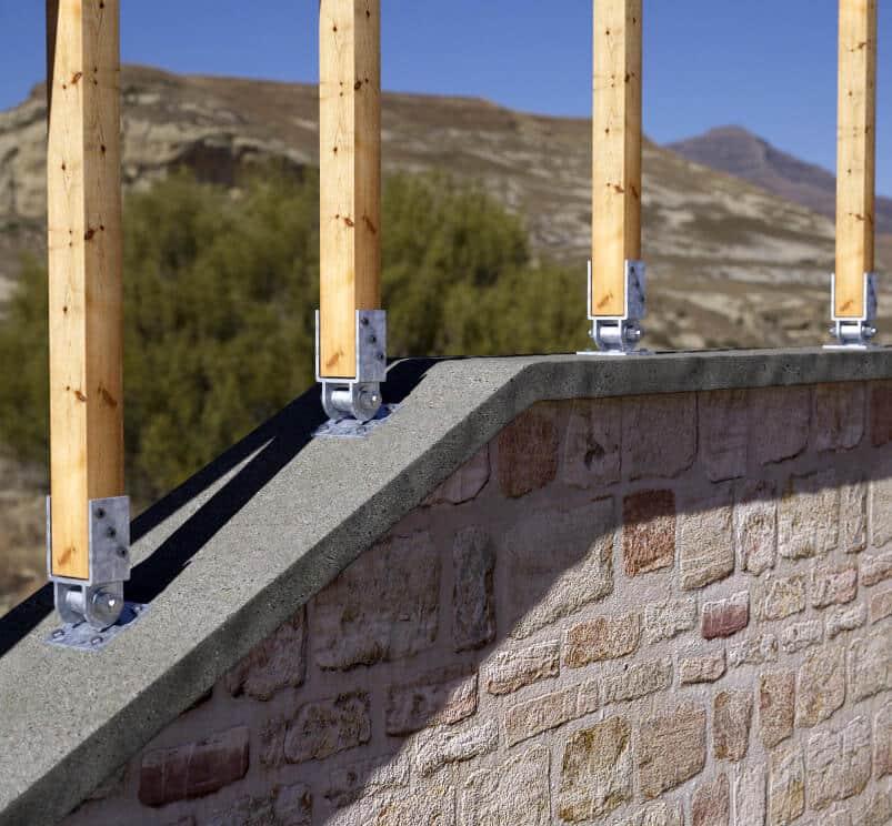 Rothoblaas - S4090 - Pied de poteau - PurPatio.ca