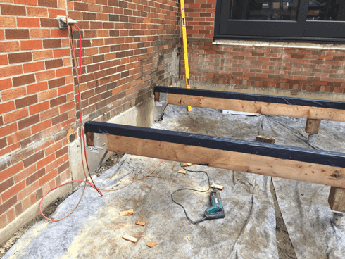 Support patio NP4 - Poutre perpendiculaire a la fondation - Nami Fixations - PurPatio.ca