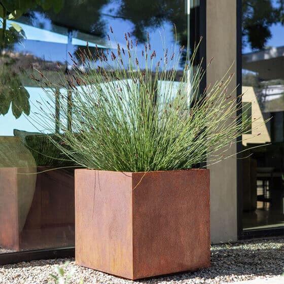 Veradek - Jardinière CORTEN - cube grande - Acier Corten - PurPatio.ca